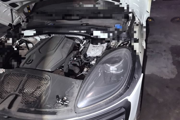 Used Porsche Macan 2023 Macan 2.0T Engine Bay Left
