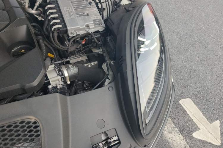 Used Porsche Macan 2023 Macan S 2.9T Engine Bay Left