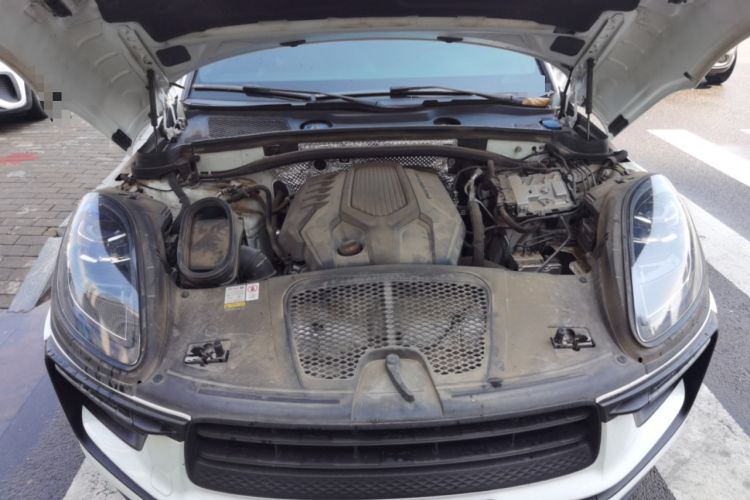 Used Porsche Macan 2023 Macan 2.0T Engine Bay