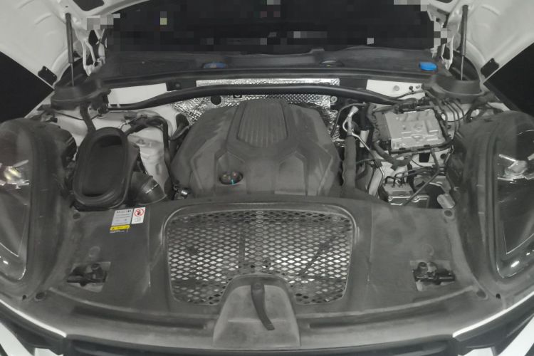 Used Porsche Macan 2023 Macan 2.0T Engine Bay