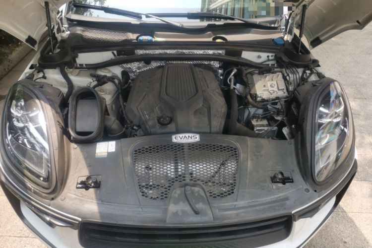 Used Porsche Macan 2023 Macan 2.0T Engine Bay