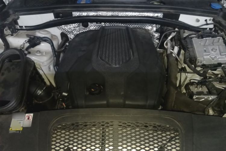 Used Porsche Macan 2023 Macan 2.0T Engine Bay