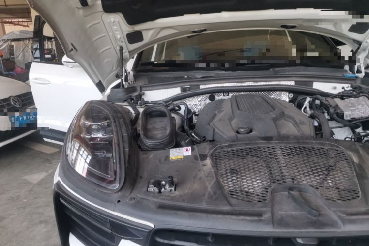 Used Porsche Macan 2023 Macan 2.0T Engine Bay Right