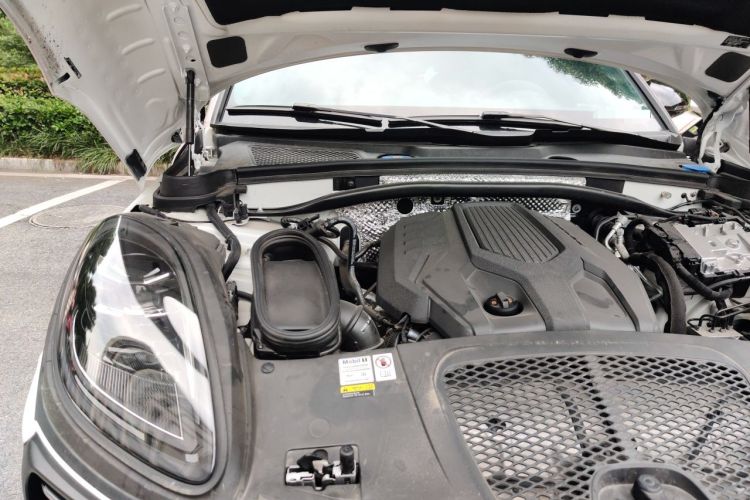 Used Porsche Macan 2023 Macan 2.0T Engine Bay Right