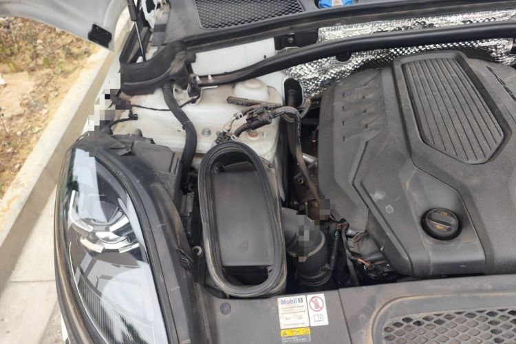 Used Porsche Macan 2023 Macan T 2.0T Engine Bay Right