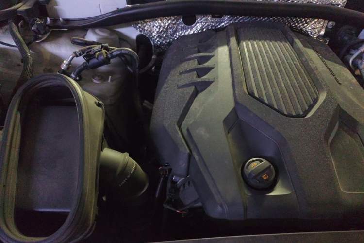 Used Porsche Macan 2023 Macan 2.0T Engine Bay Right