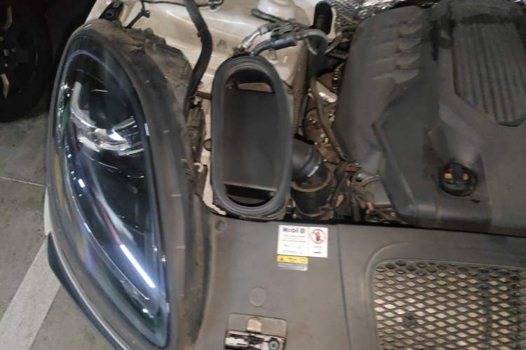 Used Porsche Macan 2023 Macan 2.0T Engine Bay Right