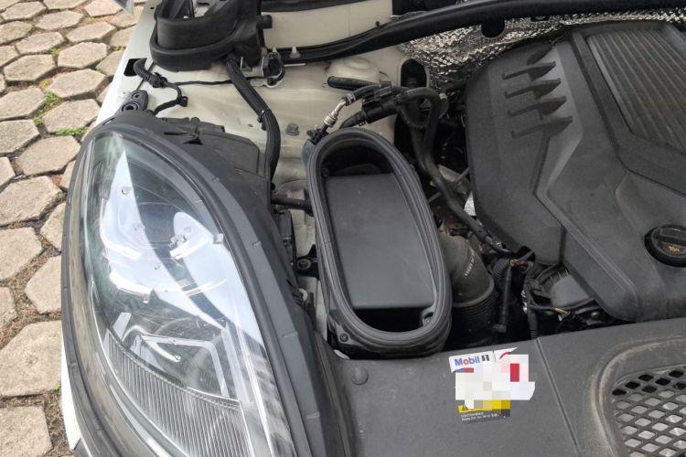 Used Porsche Macan 2023 Macan T 2.0T Engine Bay Right