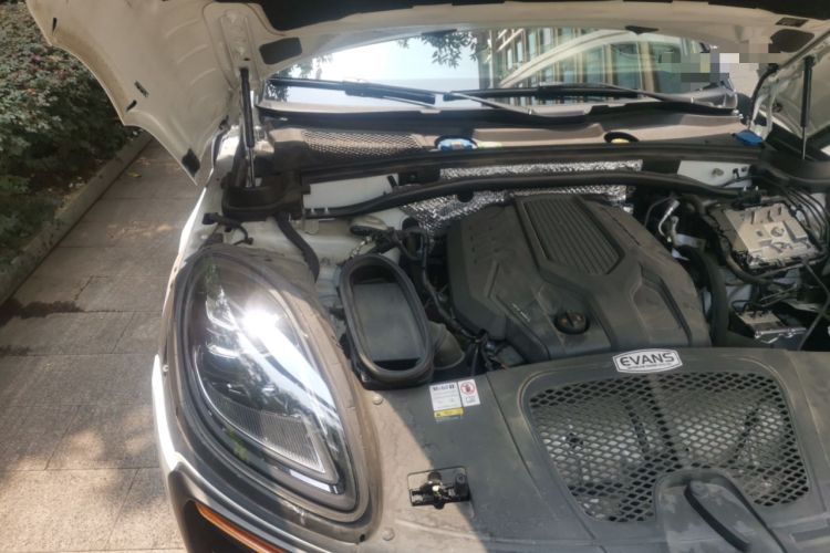 Used Porsche Macan 2023 Macan 2.0T Engine Bay Right