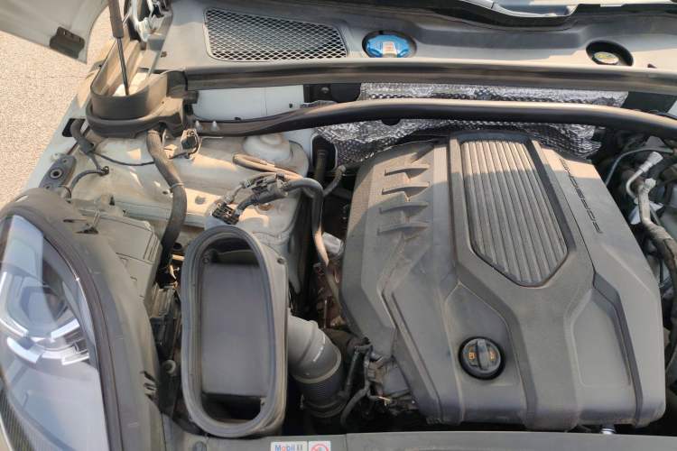 Used Porsche Macan 2023 Macan 2.0T Engine Bay Right