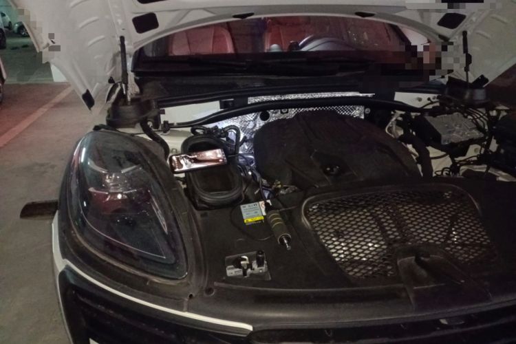 Used Porsche Macan 2023 Macan 2.0T Engine Bay Right