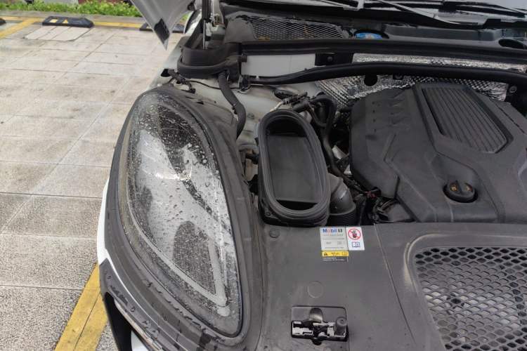 Used Porsche Macan 2023 Macan 2.0T Engine Bay Right