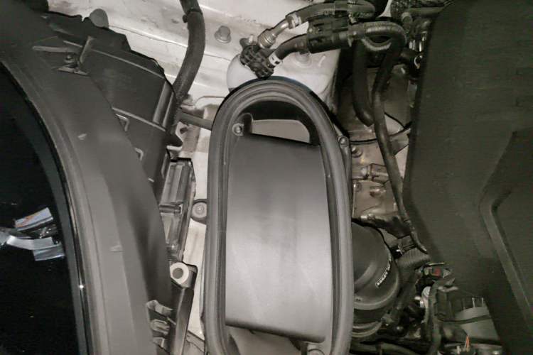 Used Porsche Macan 2023 Macan T 2.0T Engine Bay Right