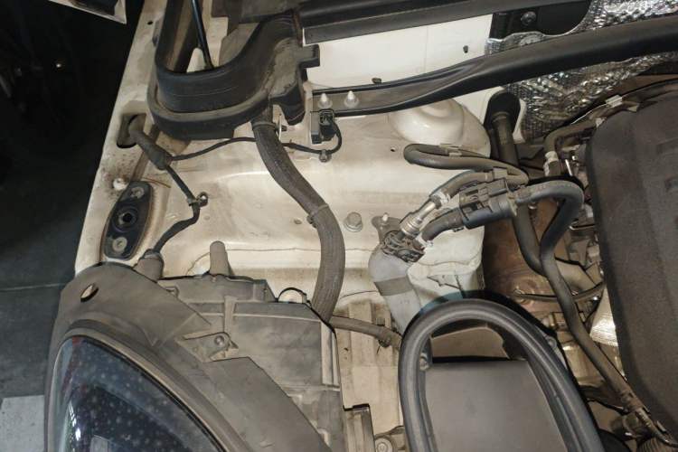 Used Porsche Macan 2023 Macan 2.0T Engine Bay Right