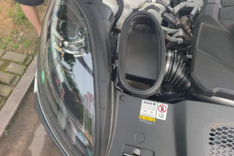 Used Porsche Macan 2023 Macan S 2.9T Engine Bay Right