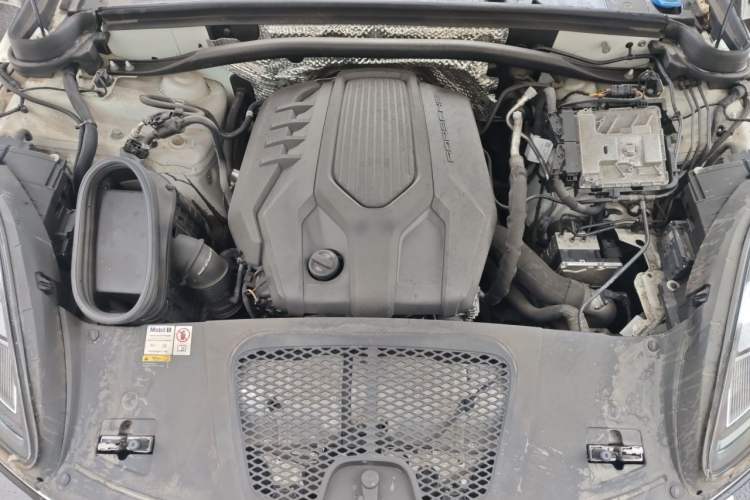Used Porsche Macan 2023 Macan T 2.0T Engine Bay