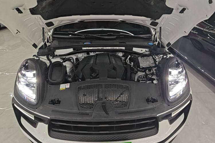 Used Porsche Macan 2023 Macan 2.0T Engine Bay