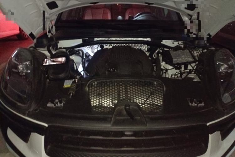 Used Porsche Macan 2023 Macan 2.0T Engine Bay