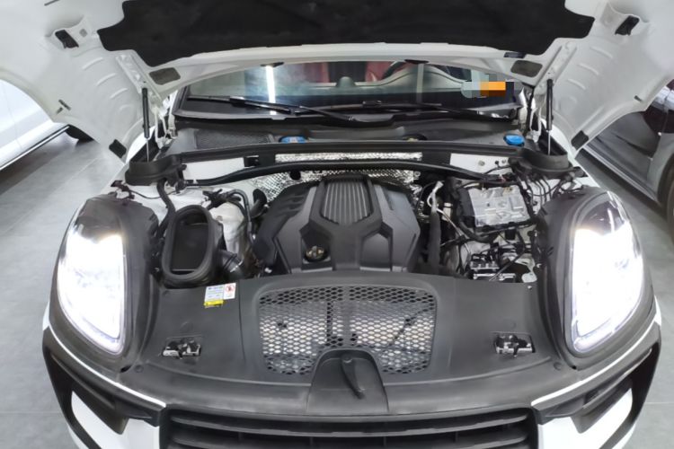 Used Porsche Macan 2023 Macan 2.0T Engine Bay