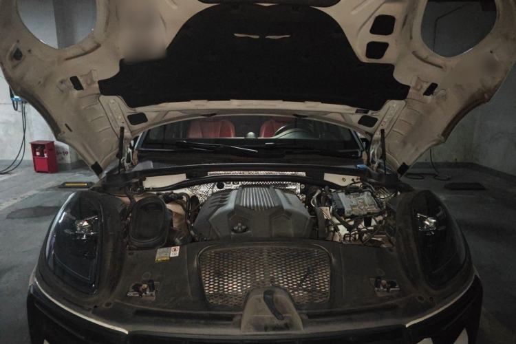 Used Porsche Macan 2023 Macan 2.0T Engine Bay