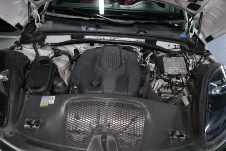 Used Porsche Macan 2023 Macan T 2.0T Engine Bay