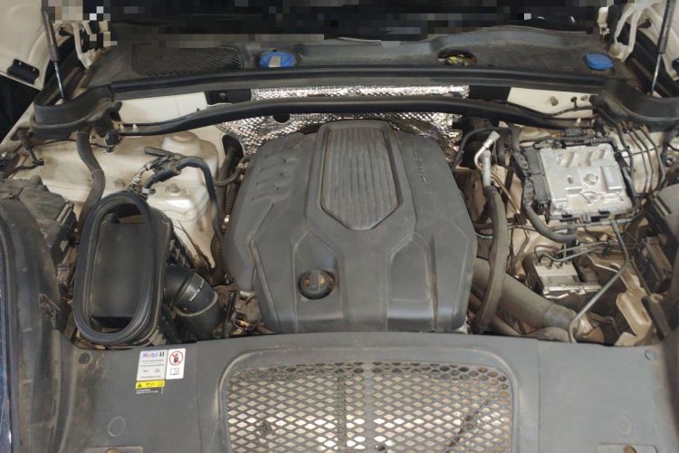 Used Porsche Macan 2023 Macan 2.0T Engine Bay