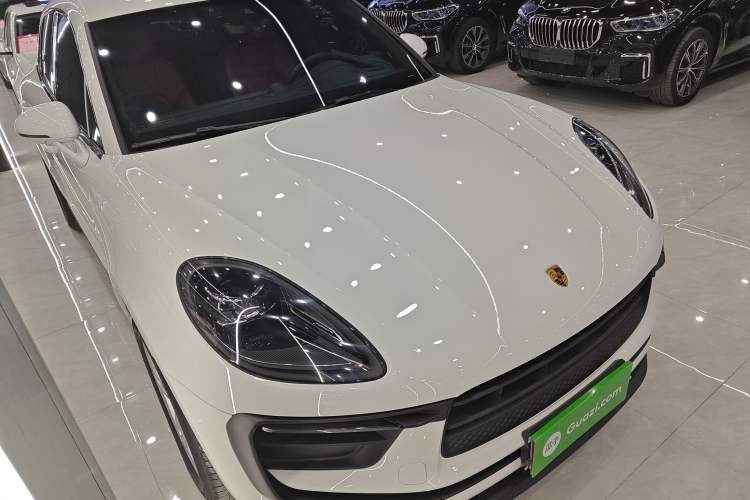 Used Porsche Macan 2023 Macan 2.0T Exterior 2