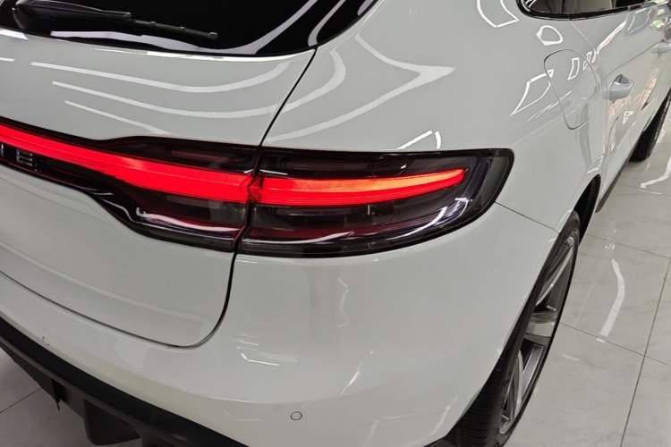 Used Porsche Macan 2023 Macan 2.0T Exterior 3
