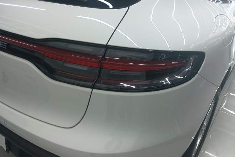 Used Porsche Macan 2023 Macan 2.0T Exterior 3