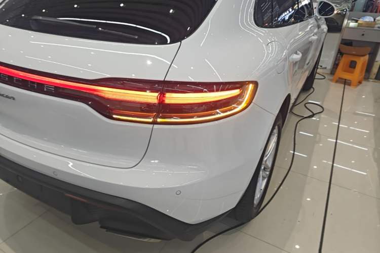 Used Porsche Macan 2023 Macan 2.0T Exterior 3