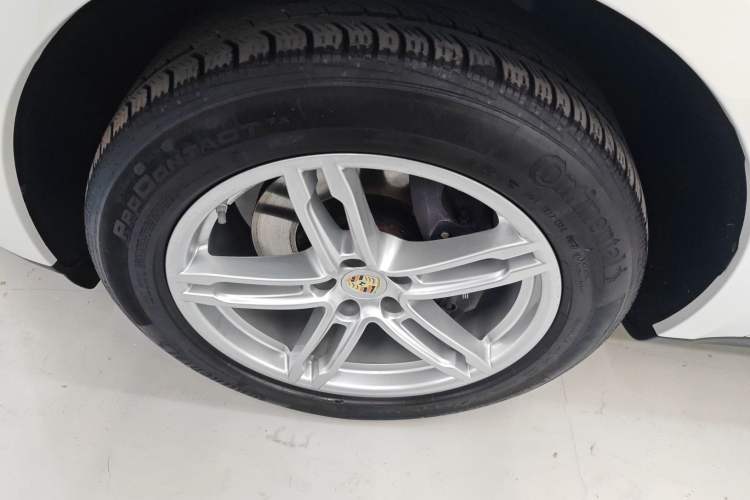 Used Porsche Macan 2023 Macan 2.0T Exterior 4