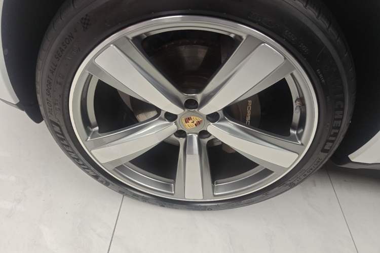 Used Porsche Macan 2023 Macan 2.0T Exterior 4
