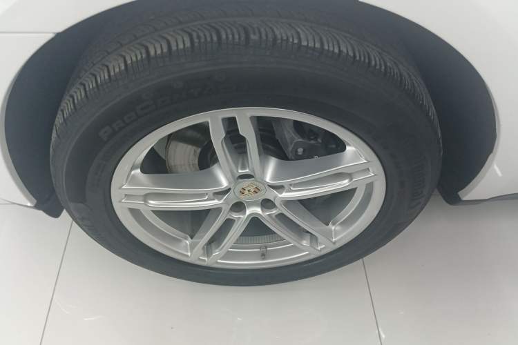 Used Porsche Macan 2023 Macan 2.0T Exterior 4