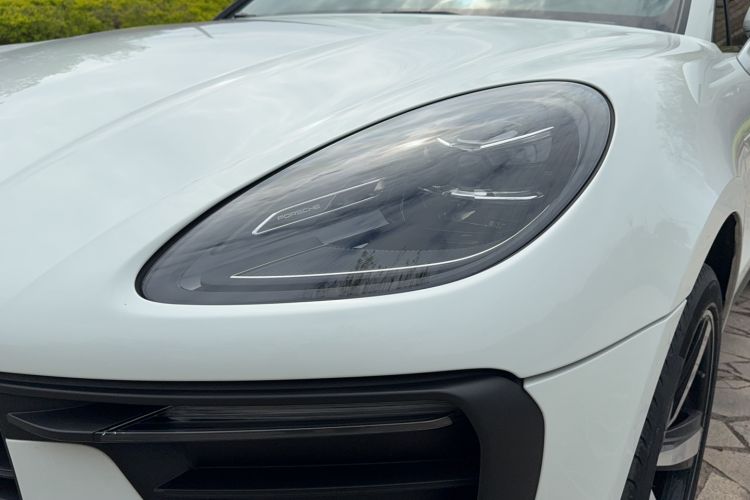 Used Porsche Macan 2023 Macan 2.0T Exterior 5