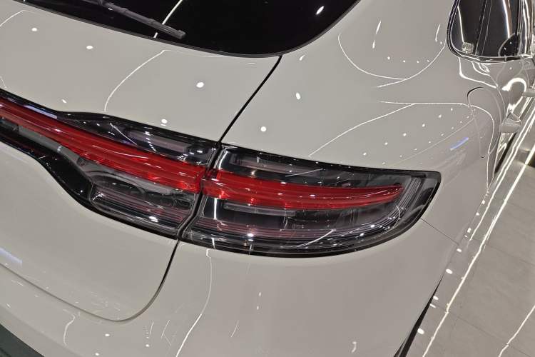 Used Porsche Macan 2023 Macan 2.0T Exterior 6