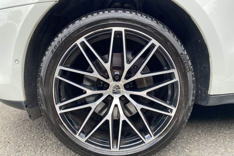 Used Porsche Macan 2023 Macan T 2.0T Exterior 6