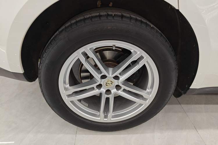 Used Porsche Macan 2023 Macan 2.0T Exterior 8