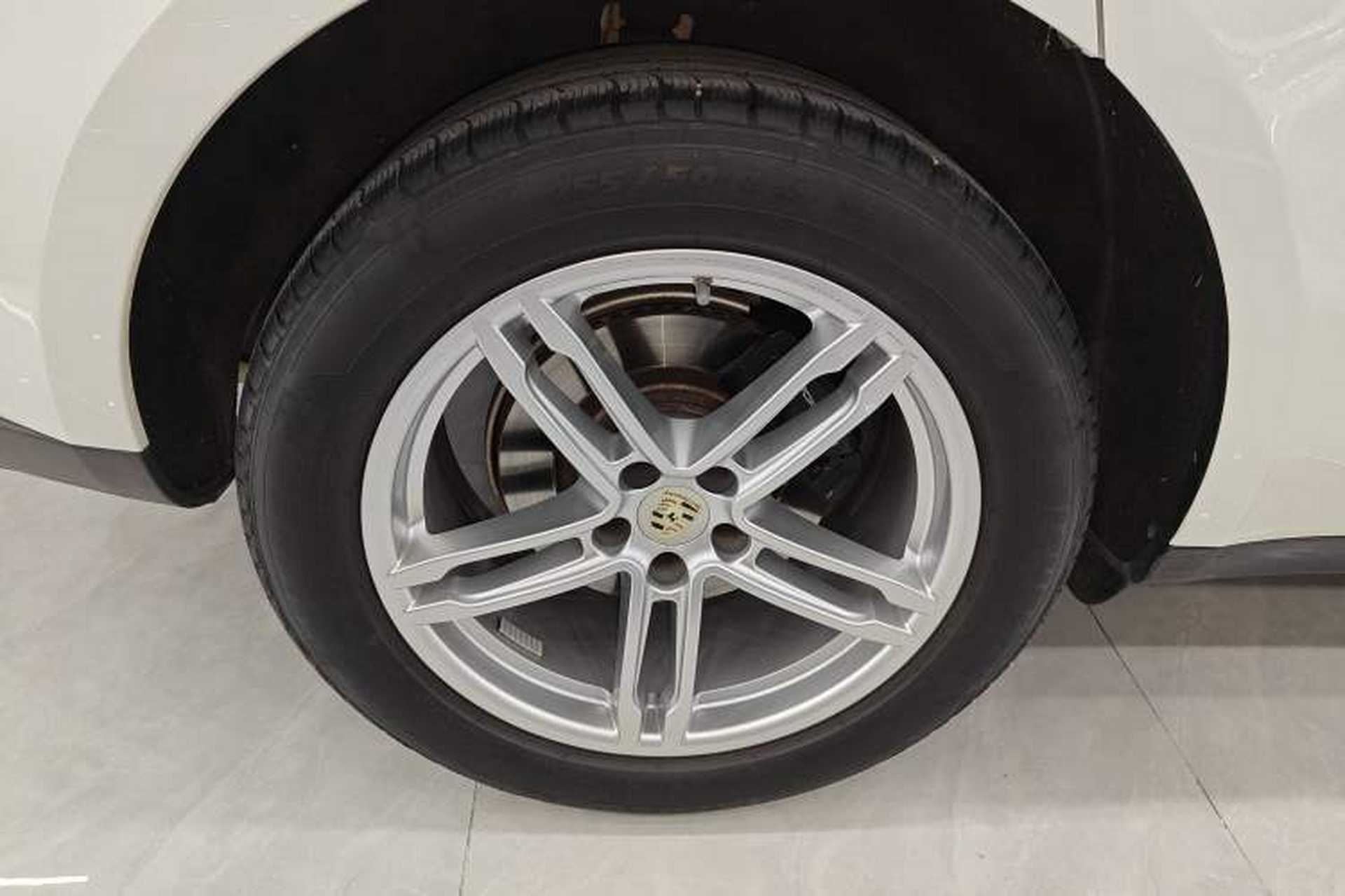 Used Porsche Macan 2023 Macan 2.0T Exterior 8