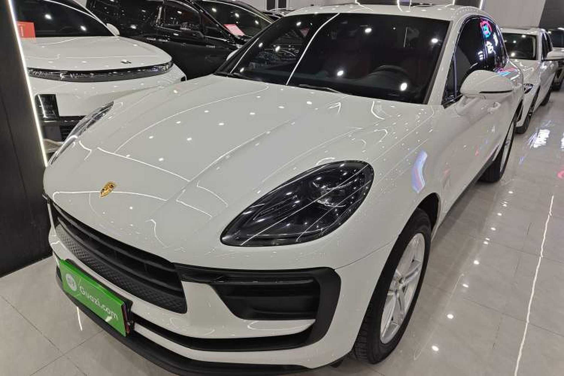 Used Porsche Macan 2023 Macan 2.0T Front Left 45 Deg
