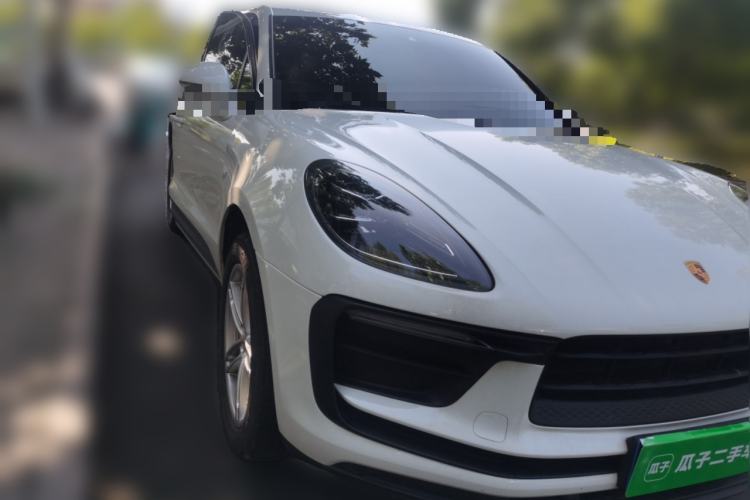 Used Porsche Macan 2023 Macan T 2.0T Front Right 45 Deg