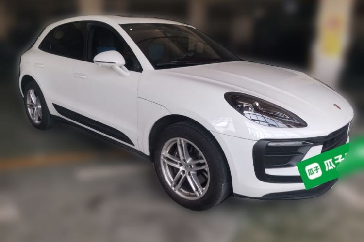 Used Porsche Macan 2023 Macan 2.0T Front Right 45 Deg