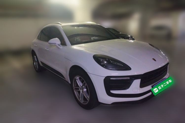 Used Porsche Macan 2023 Macan 2.0T Front Right 45 Deg