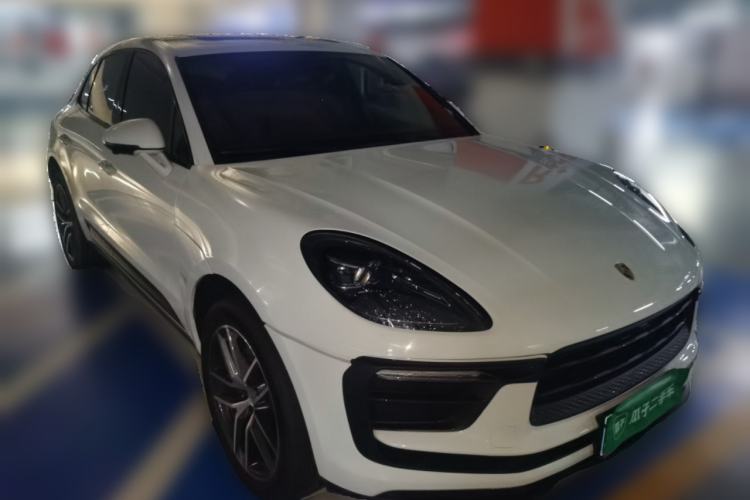 Used Porsche Macan 2023 Macan 2.0T Front Right 45 Deg