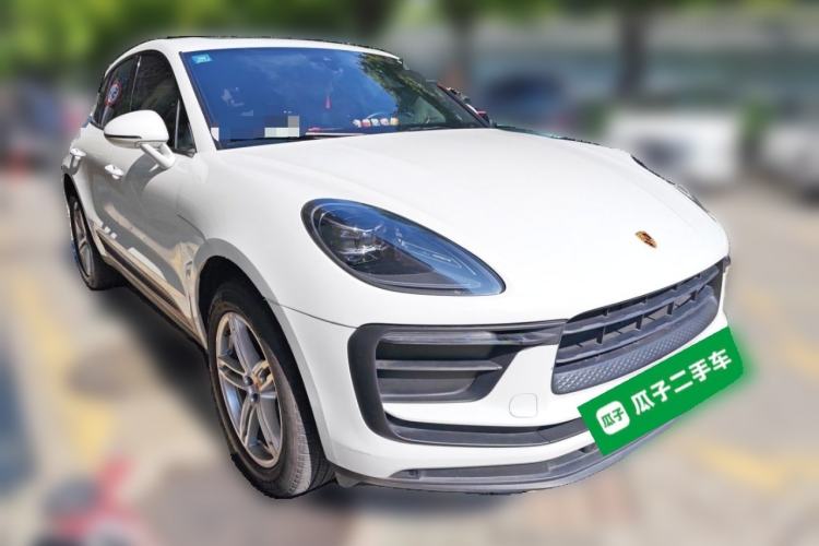 Used Porsche Macan 2023 Macan 2.0T Front Right 45 Deg
