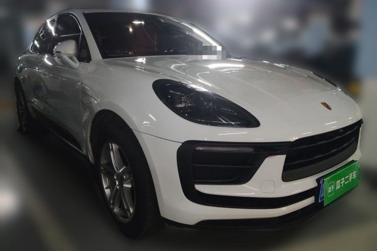 Used Porsche Macan 2023 Macan 2.0T Front Right 45 Deg