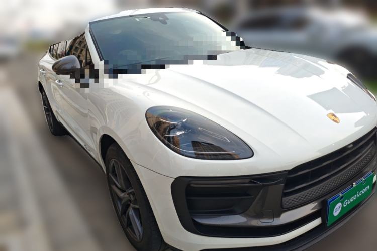 Used Porsche Macan 2023 Macan T 2.0T Front Right 45 Deg