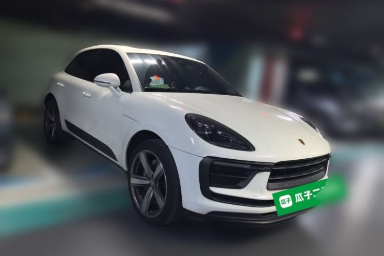 Used Porsche Macan 2023 Macan 2.0T Front Right 45 Deg