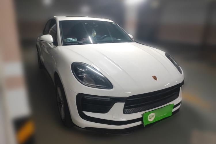 Used Porsche Macan 2023 Macan T 2.0T Front Right 45 Deg
