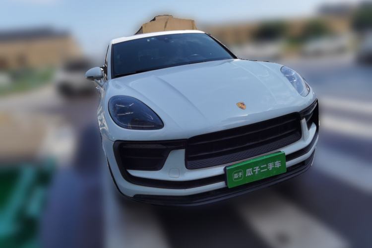 Used Porsche Macan 2023 Macan 2.0T Front Right 45 Deg