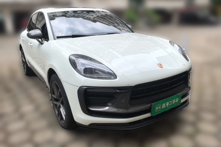 Used Porsche Macan 2023 Macan T 2.0T Front Right 45 Deg